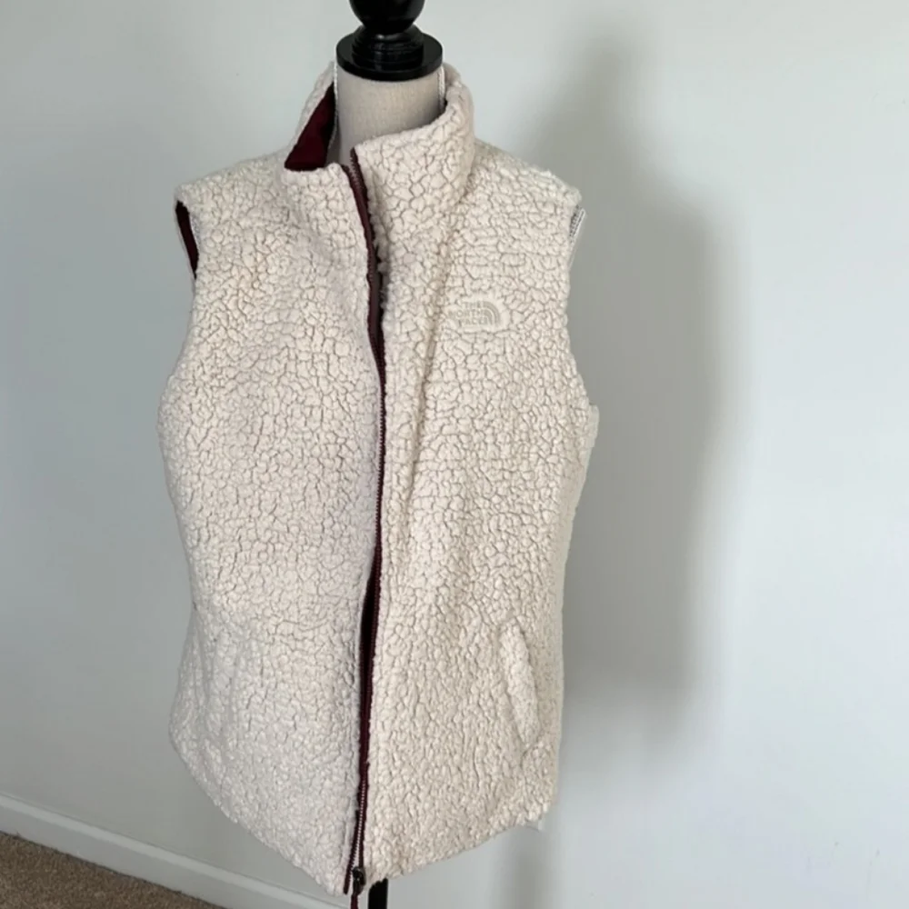 NWOT New North Face Merriewood Reversible Vest Sherpa Puffer Quilted Size Medium - Picture 5 of 13